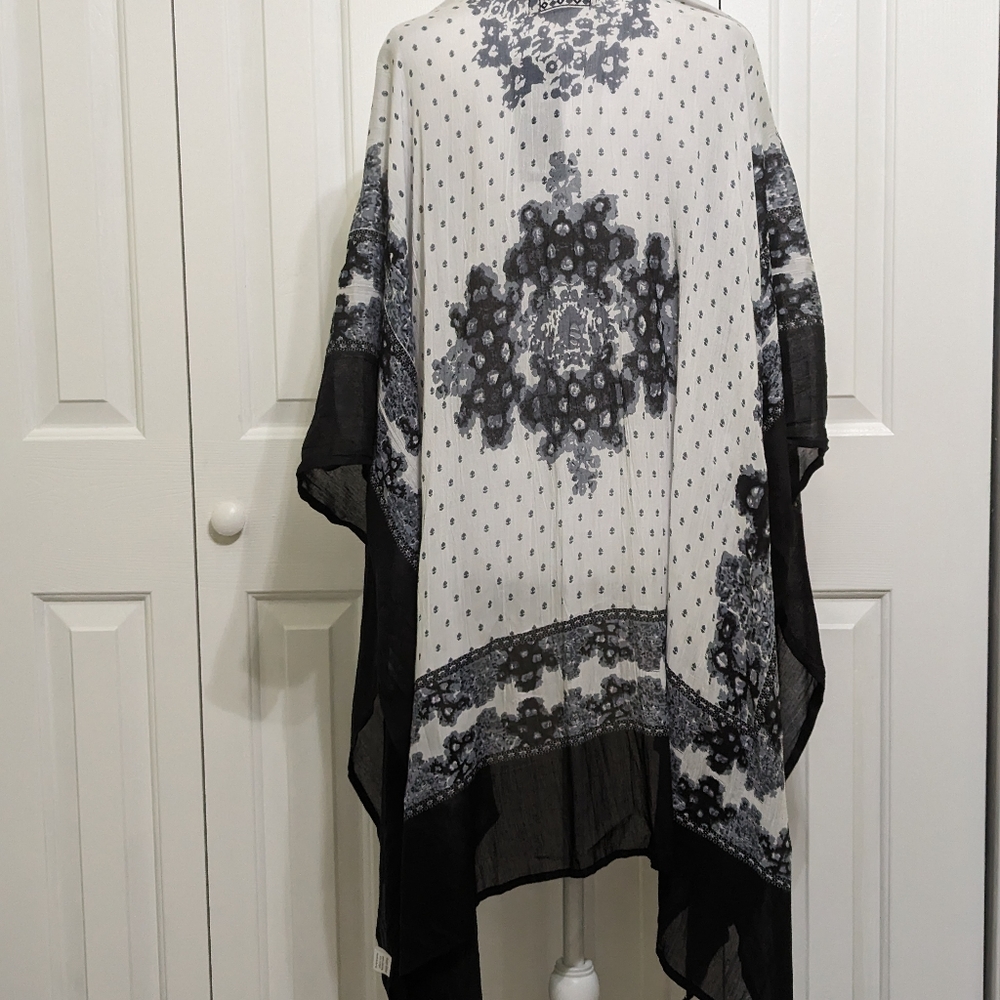 Shore Drive Kimono - Picture 3 of 7